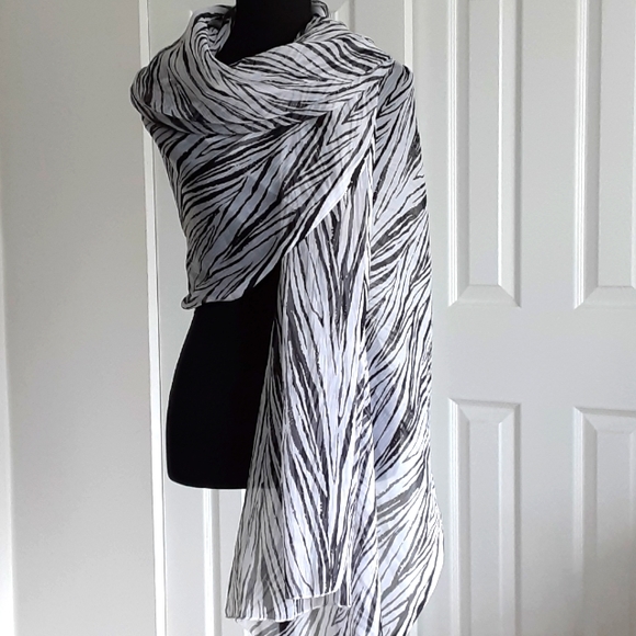 Scarf - Picture 6 of 7